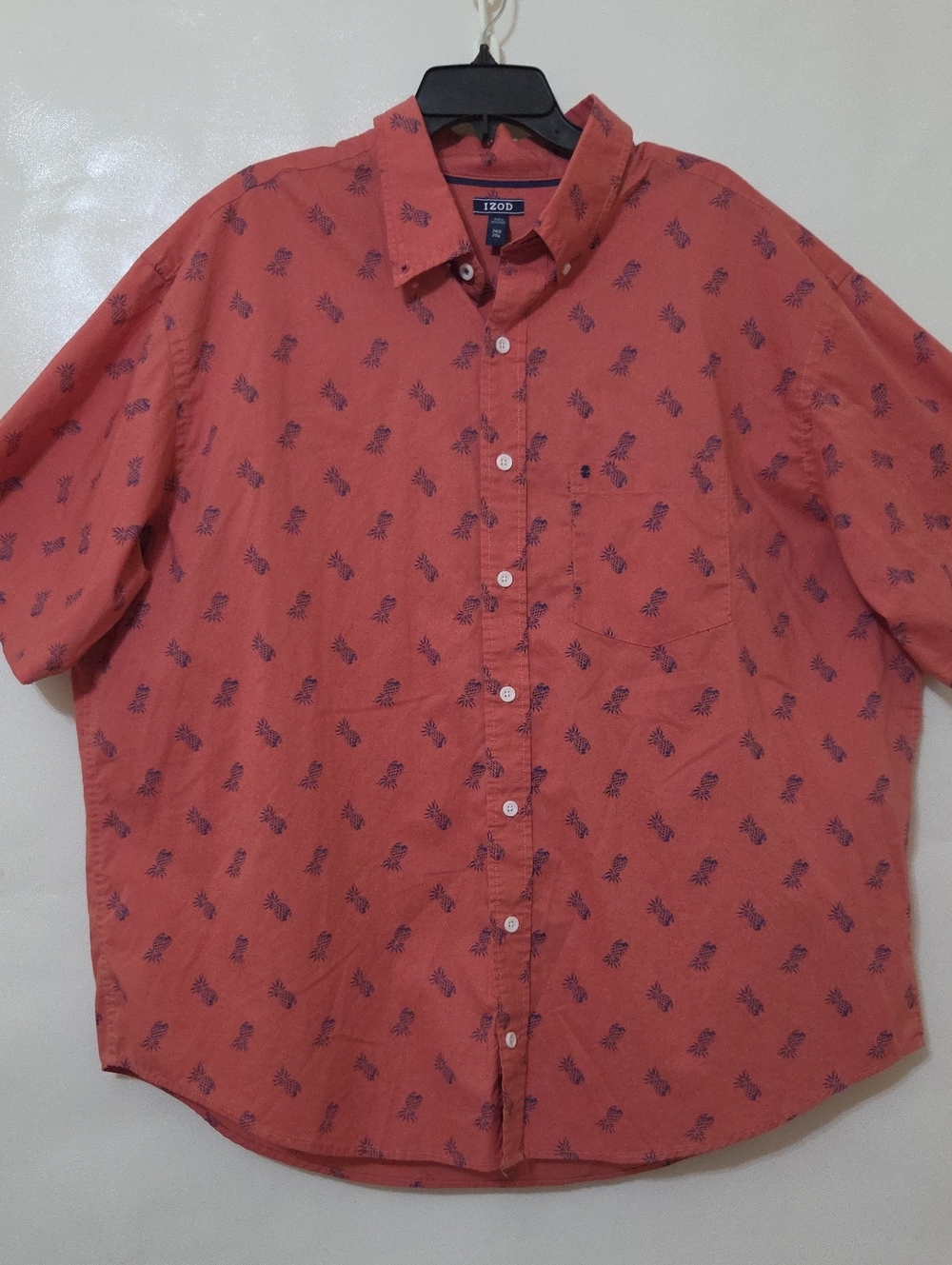 Izod Men's Coral Short-Sleeve Button-Down Shirt with Navy Pineapple Print - 2XLT